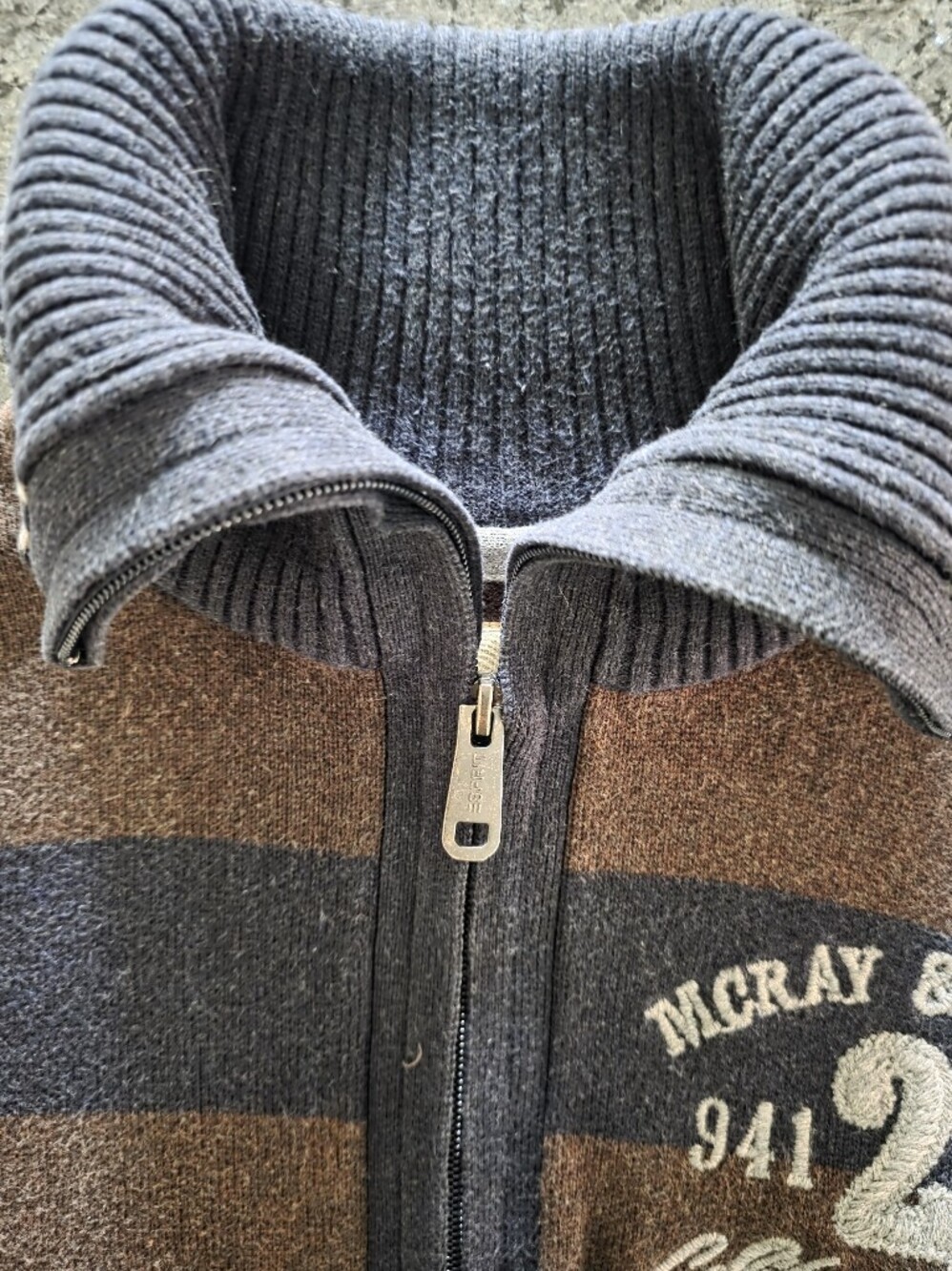 Esprit Men’s Brown & Navy Quarter-Zip Striped Sweater Sz Medium - Picture 3 of 3